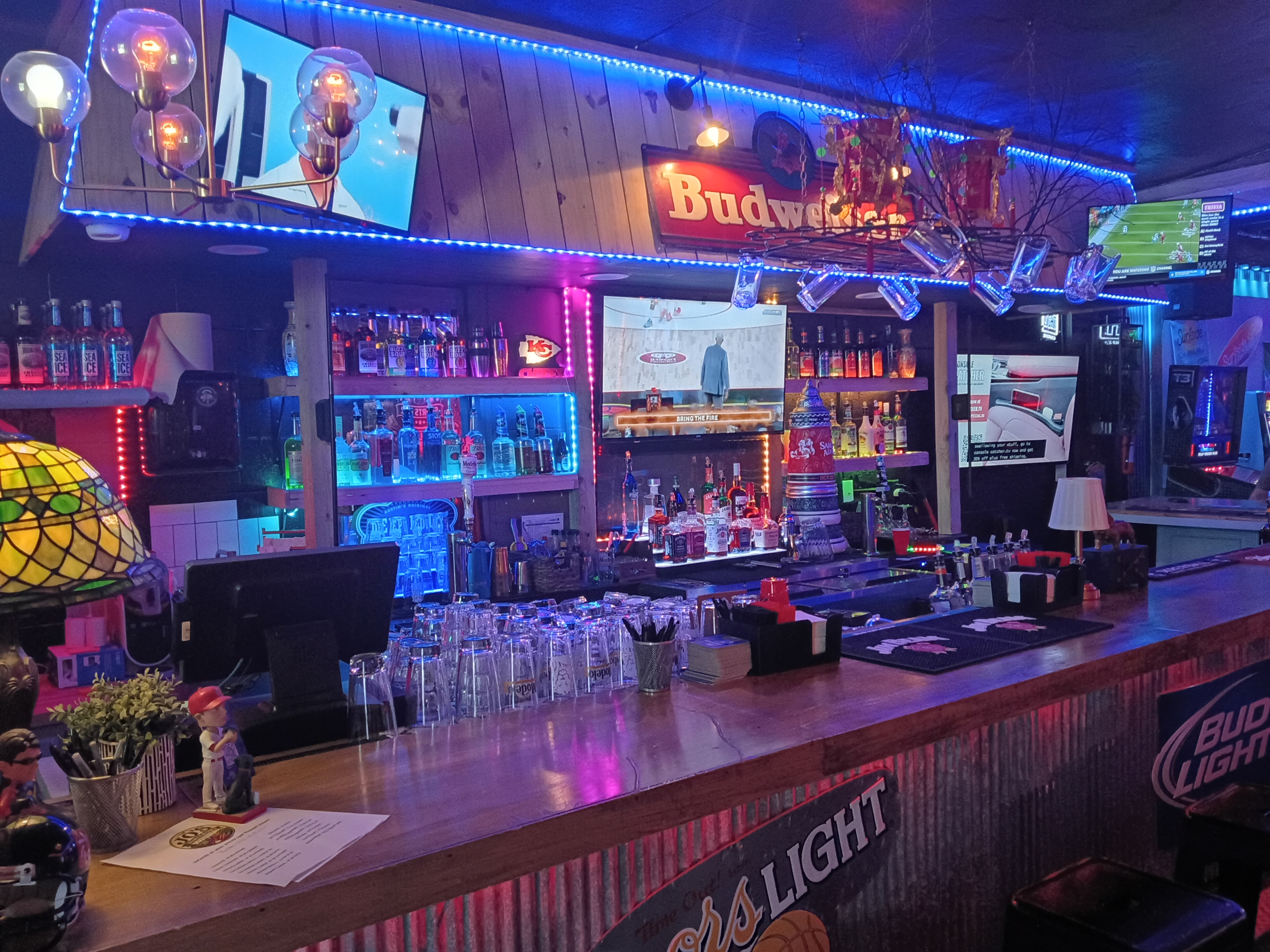 Moonshine Sports Lounge Vintage Ambiance