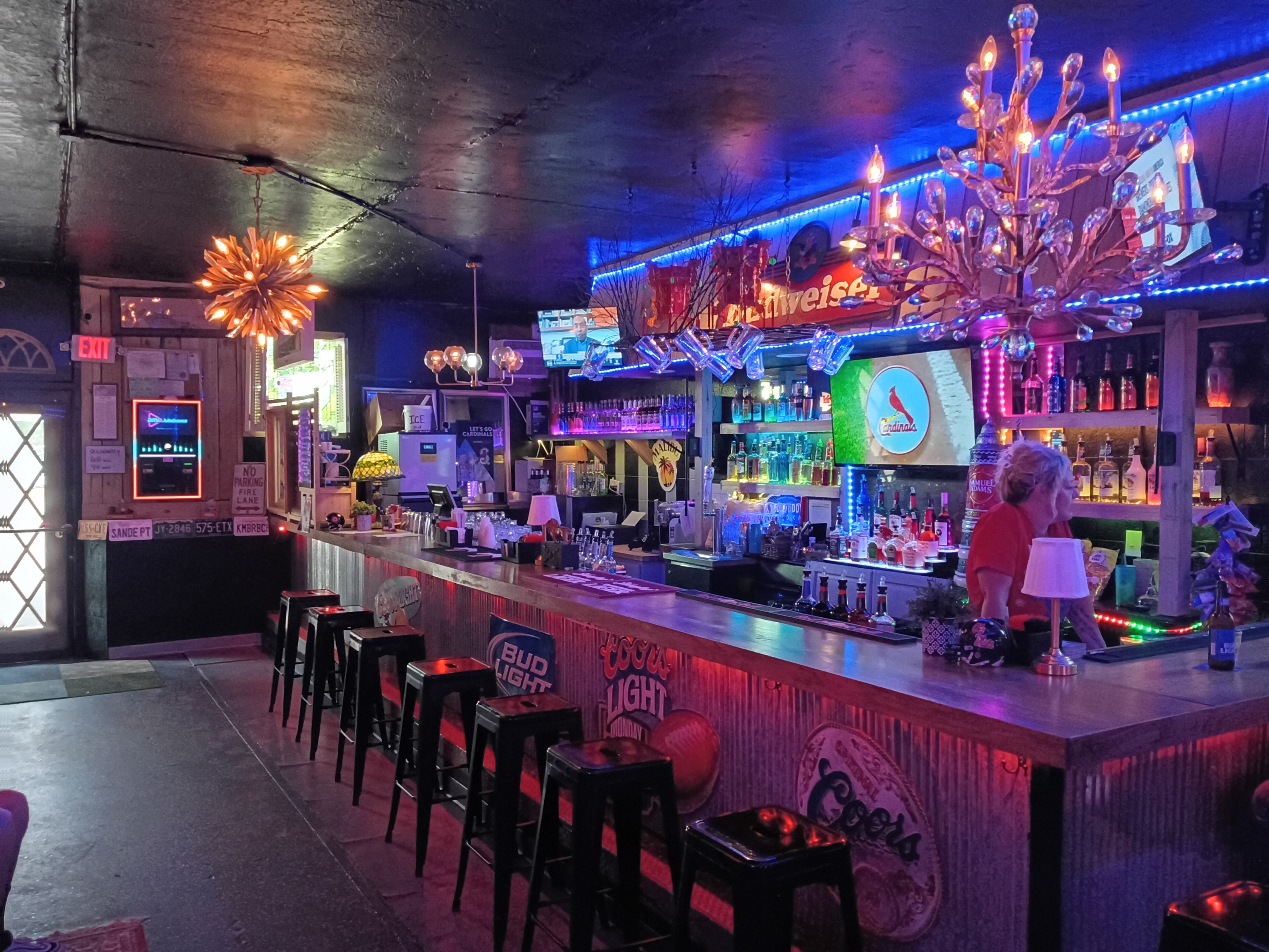Moonshine Sports Lounge Outdoor Patio